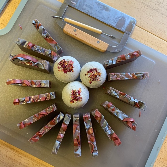 Meet your Suggested User, Seller/Buyer, Nina! - Picture 3 of 14